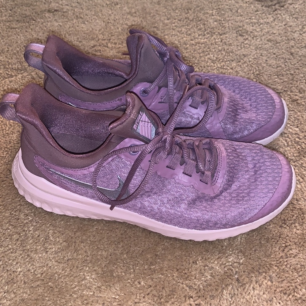 9.5 Purple Nike Tennis Shoes